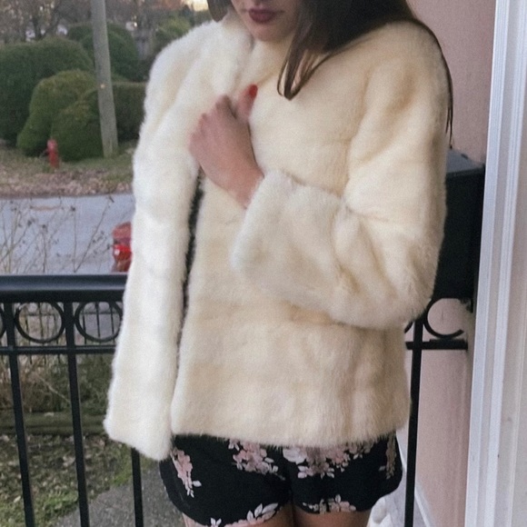 Faux Fur Coat - Picture 6 of 6